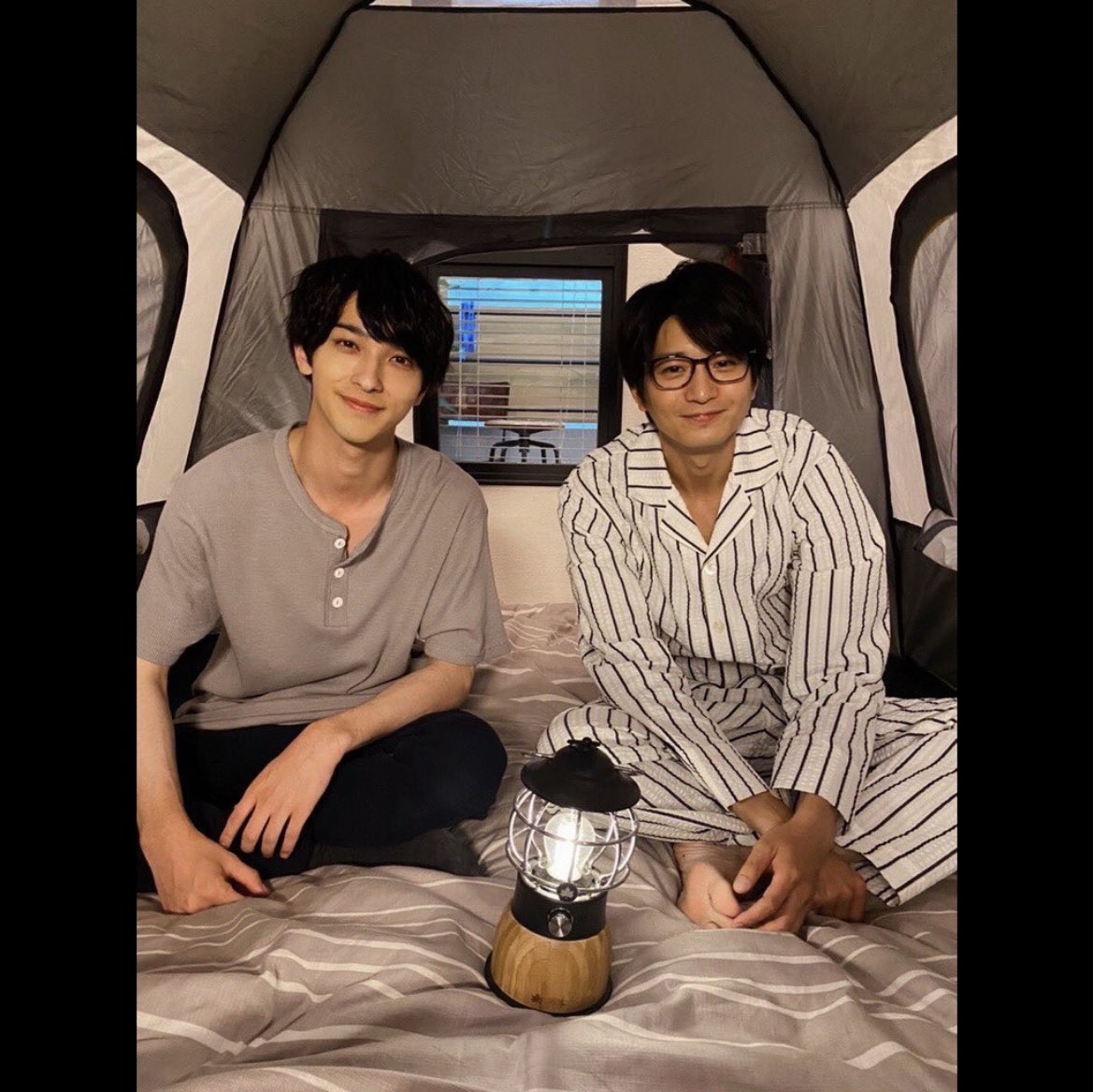 ry___ao's tweet photo. こんな写真を見られる日が来るなんて想像してた？？？？？？？？？エモすぎ………………………泣いちゃうぞ（cv:坊）
https://t.co/n7NcpHie63

#着飾る恋には理由があって #横浜流星 #向井理 https://t.co/52p6UBktIT