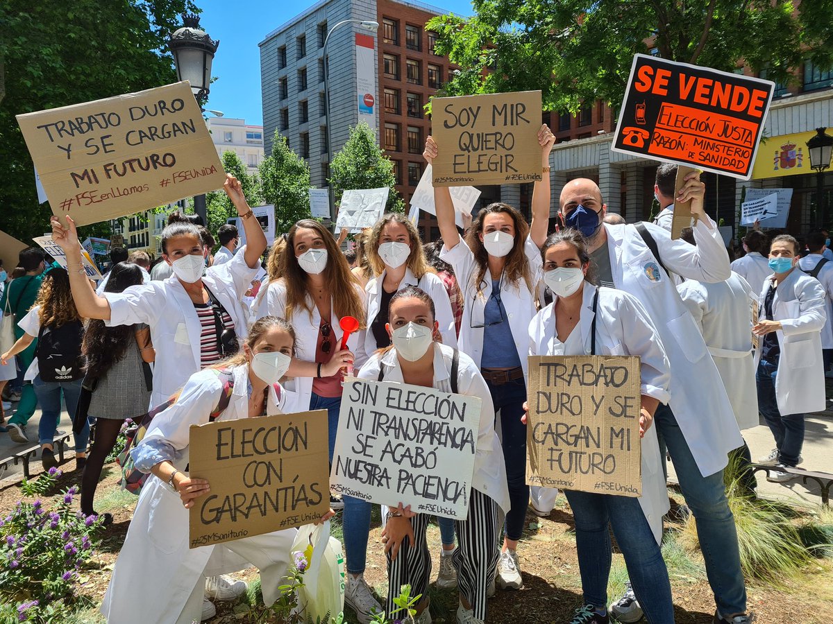 belengarcia52's tweet photo. Luchamos por nuestro futuro #25MSanitario https://t.co/SV2ybuKLMZ