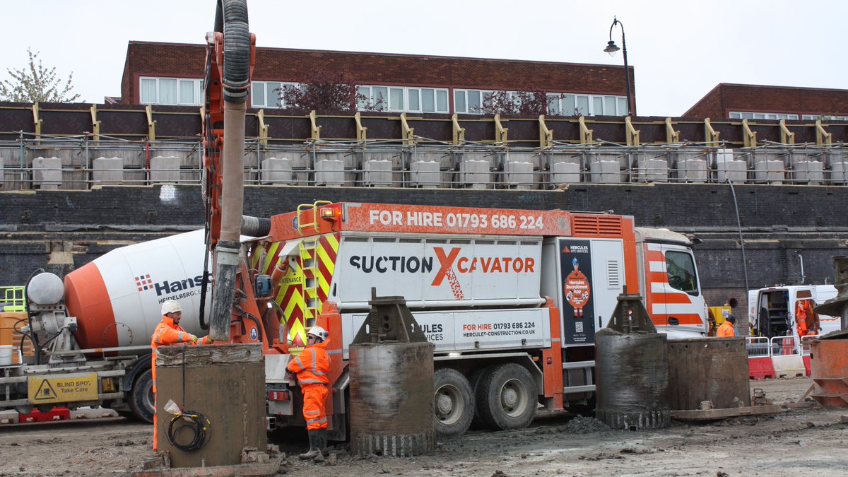 SkanskaUKplc's tweet image. Discover how the new zero trim piling technique, which uses a vacuum excavator, will improve safety and reduce carbon, cost and noise bit.ly/3fjG60Y #Cementation