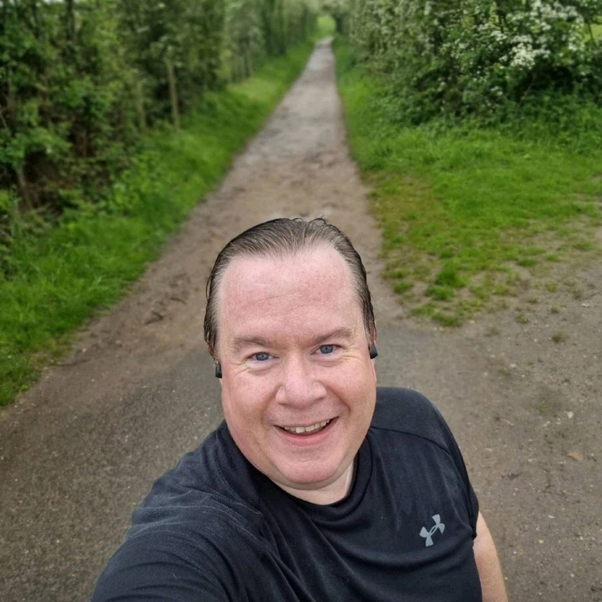 SteveManc74's tweet photo. Up and out first thing for a drizzly #run and another 7km done! Today's run was a good one, it was the last run of my #lejog3 Land's End to John O'Groats virtual run challenge!
Started in July last year, 874 miles (1404km) later I've hit the finish line with 2 months to spare π https://t.co/WYisKPUPz6