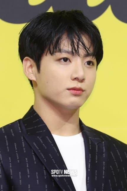 ThthuyW's tweet photo. 확신의 센터 정국 
정국이는 우리의 자부심

CENTER JUNGKOOK SUPREMACY
JUNGKOOK OUR PRIDE 💜 https://t.co/Jzdo8zq8gS
