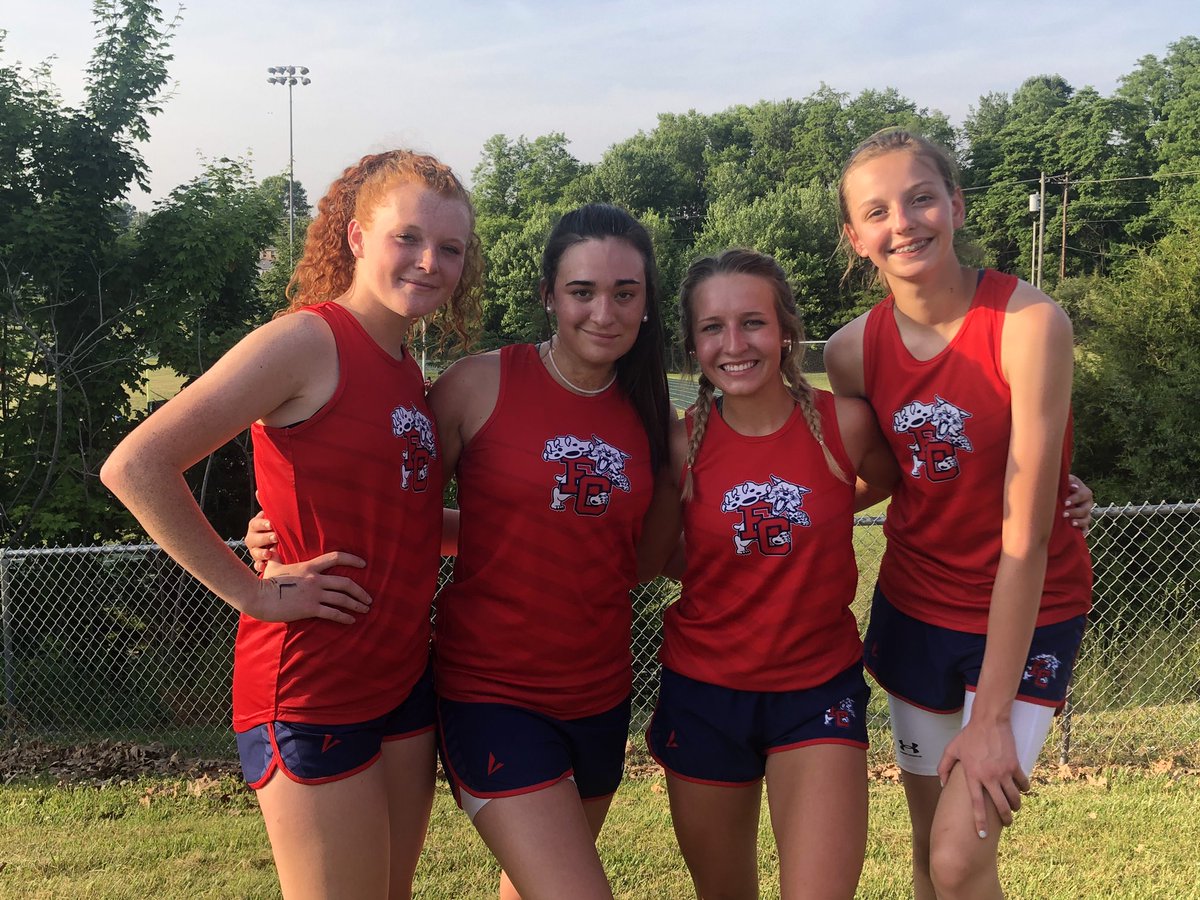 ECHSxcandtrack's tweet photo. Girls 4 x 800 region champs. State qualifiers https://t.co/TxqZ9xwPUz
