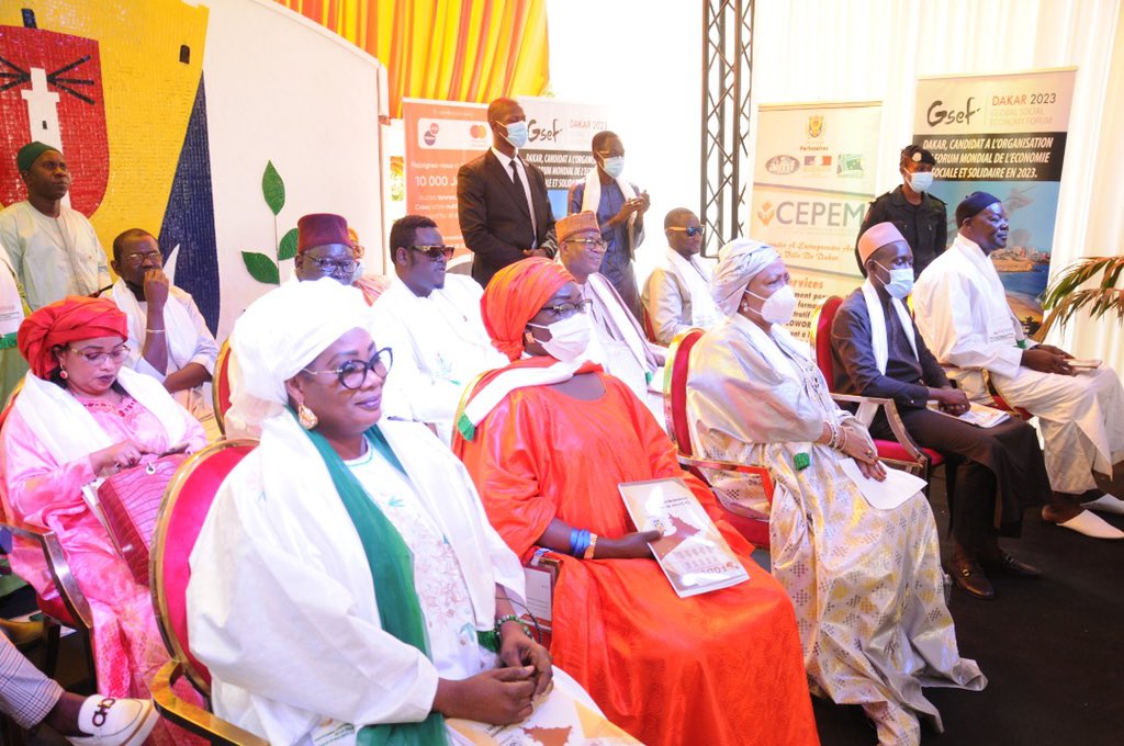 Il est également important de noter qu’à travers le guichet filet de sécurité, nous avons pensé aux petits porteurs de projet afin de tester leur activité à petite échelle. La <a href="/villededakar/">Ville de Dakar</a>, à travers le FODEM, s’engage à les appuyer par un montant plus conséquent