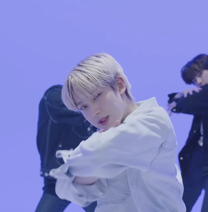 Laylaella_'s tweet photo. WHY IT FEELS LIKE HE'S TELLING ME..  
"HEY! Eyes on meh!" 🥺😭
#sunoo #fever #ENHYPEN #ENHYPENonBillboard200 https://t.co/IusSRAT13r