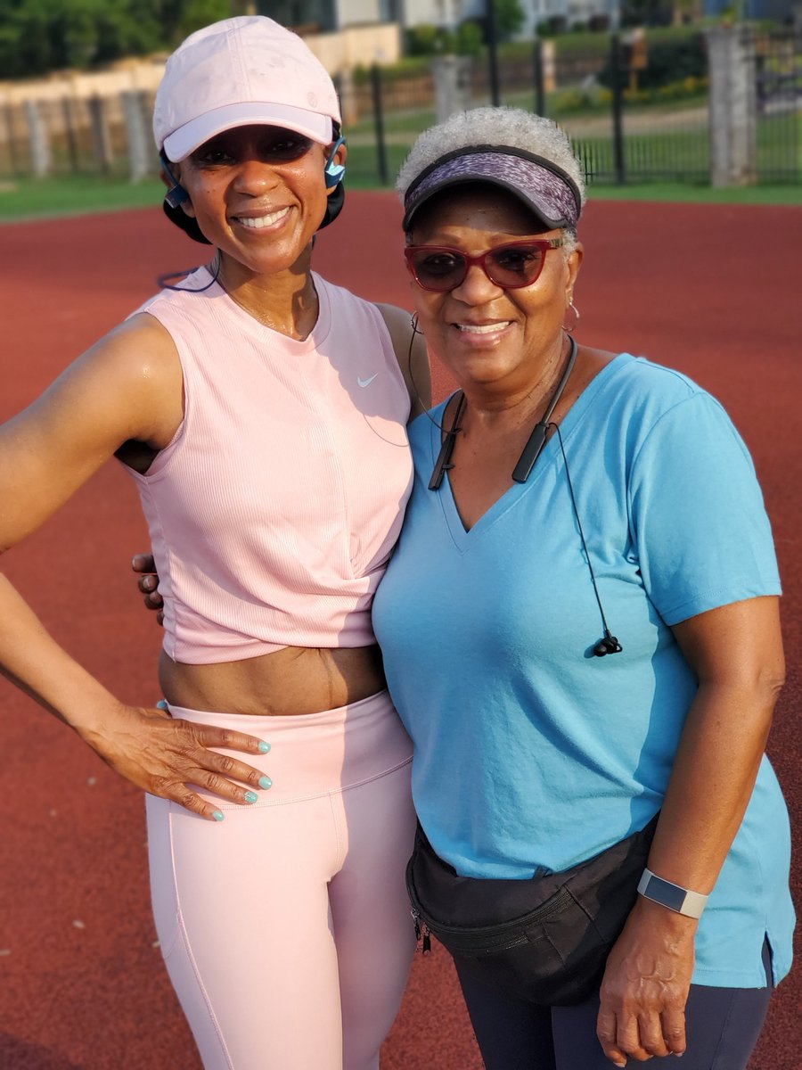 KimberlyRDove's tweet photo. Annual Birthday Run! 7.05 miles #ExpectTheBest #enthusiasm #runsdeep @joycesimpson @nathanielbrown https://t.co/5DZyDHpuuK