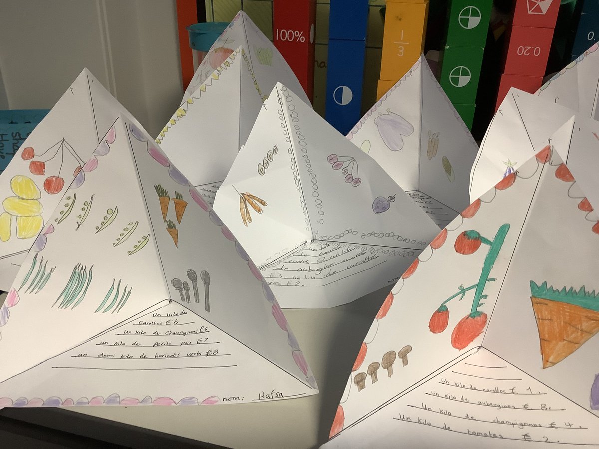 MFLwithMrsM's tweet photo. French triaramas - we have been following @LanguageAngels_ topic ‘les légumes’ and used our knowledge to create shops #mfltwitterati
Year3 had access to dictionaries, quality displays and bilingual glossaries (where needed) to scaffold learning #PrimaryRocks https://t.co/i14e8J1p8g