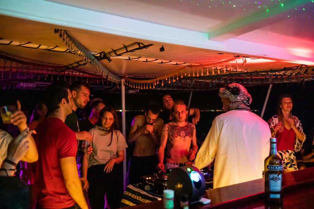 AmareTechno's tweet photo. #FLOATINGAUDACIOUS, August 11-18
a heavenly-in-the-middle-of-the-ocean-away-from-everything-surrounded-by-beautiful-people-and-nature-boat-cruise in the #RedSea!

 #melodichouseandtechno #vacation 

ℹ️audaciousbyamare@gmail.com

📷 @sonyakrasnitskaya⁠ 
#audaciousbyamare https://t.co/iNosfjv9sd