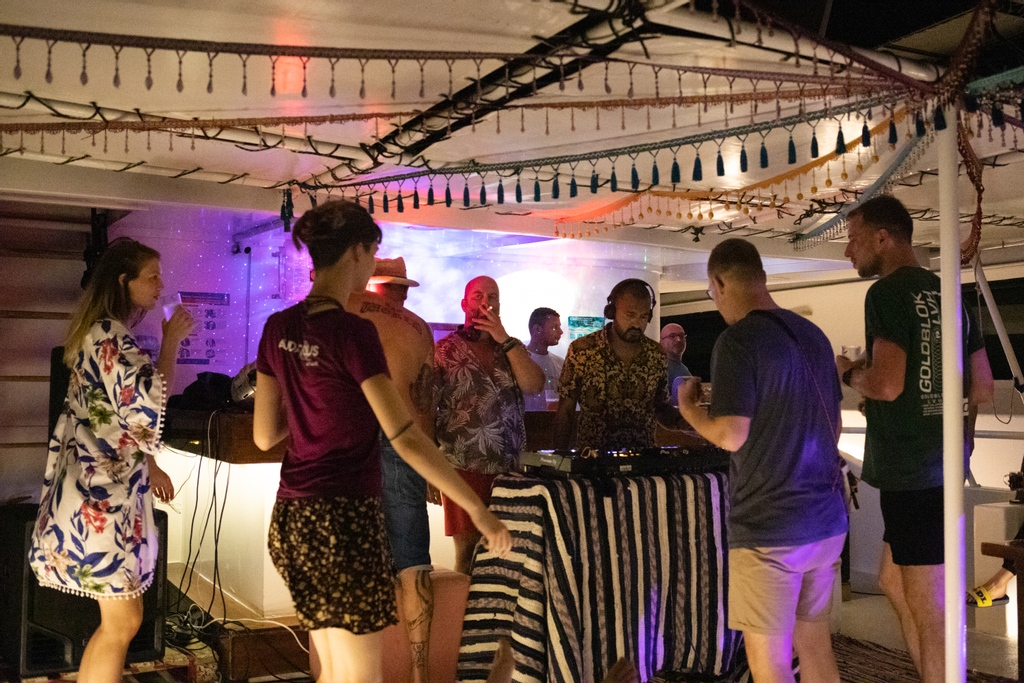 AmareTechno's tweet photo. #FLOATINGAUDACIOUS, August 11-18
a heavenly-in-the-middle-of-the-ocean-away-from-everything-surrounded-by-beautiful-people-and-nature-boat-cruise in the #RedSea!

 #melodichouseandtechno #vacation 

ℹ️audaciousbyamare@gmail.com

📷 @sonyakrasnitskaya⁠ 
#audaciousbyamare https://t.co/iNosfjv9sd