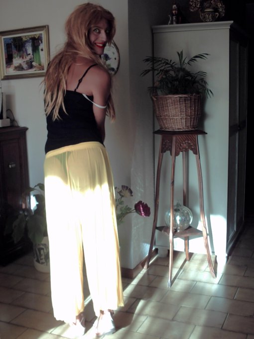 🍑 Trans-Parency 🍑 🤫 
🏳️‍🌈 @JuliaCool81 🏳️‍🌈

#juliacool #blonde #blondegirl #seethrough #seethroughpants