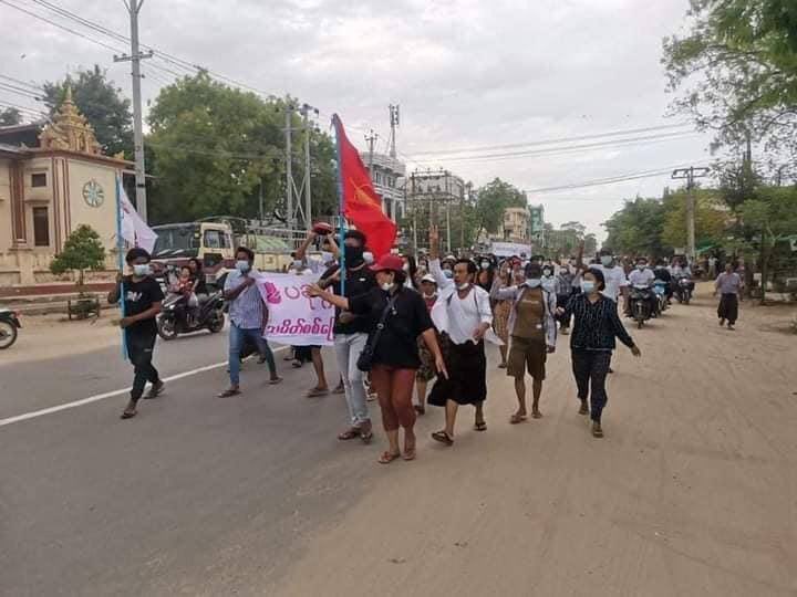 Lay2_474's tweet photo. Anti-coup main strike in #Pakkoku was held this evening. #May25Coup  #DeclineSACEdu  #WhatsHappeningInMyanmar https://t.co/WTaWtmXnza