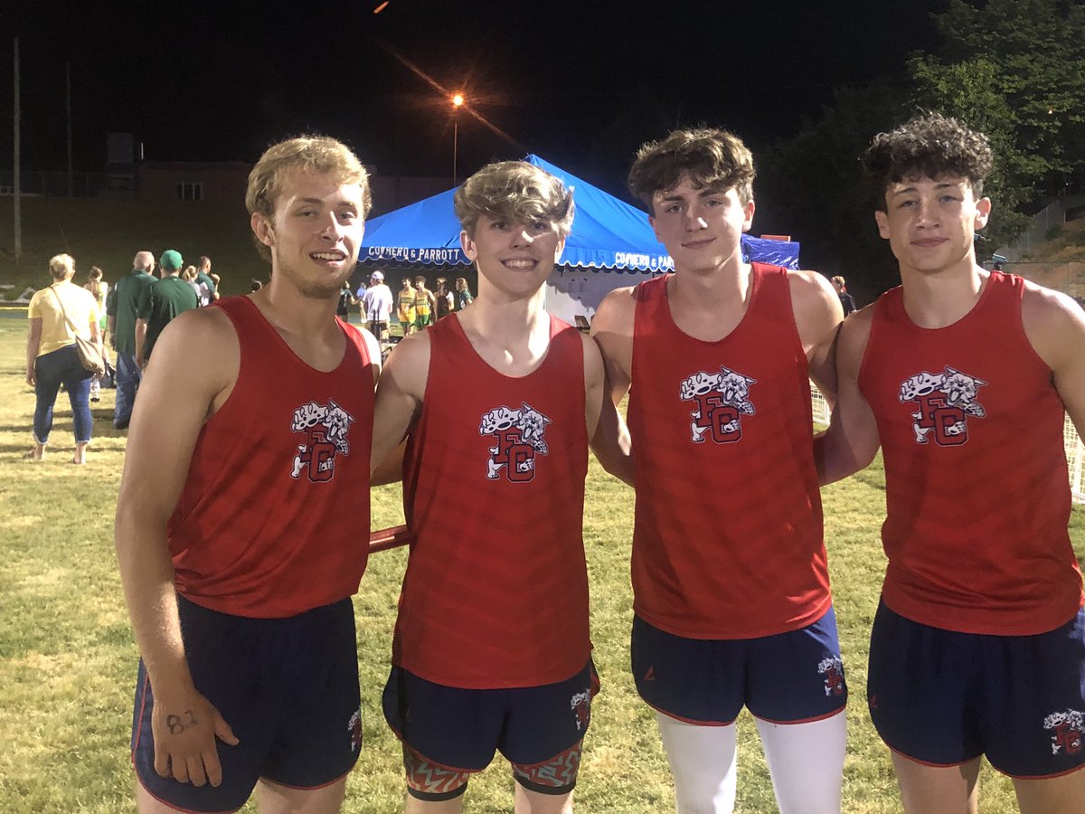 ECHSxcandtrack's tweet photo. Girls 4 x 400 are regional champs , qualifying for state.  Boys 4x400 finish 4th for all region https://t.co/mEoAO4nYEZ