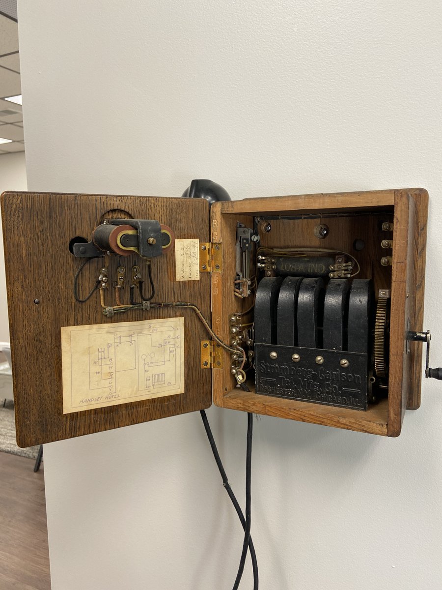 VirtualTelecomm's tweet photo. Thanks to @telarus for adding to the growing collection of telephone memorabilia in the Virtual Telecomm office. The 1940’s phone in the picture was rescued from the Union Pacific Railroad Depot in Southwest Idaho as it was about to receive a renovation. https://t.co/uSTeC84ADG