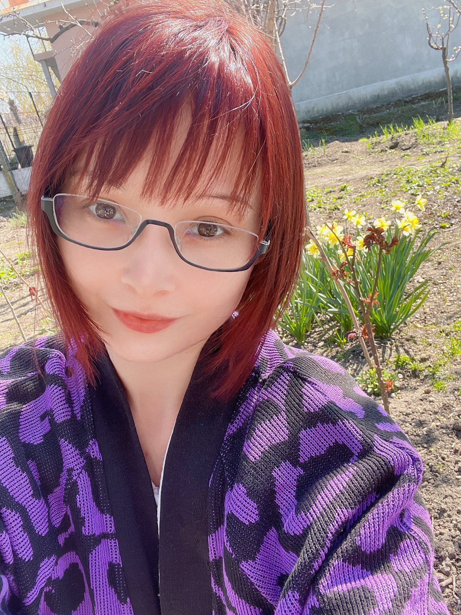 1 pic. I miss spring already, I am not ready for the heat 🥺 

Just a bit of no make up shots (I so rarely