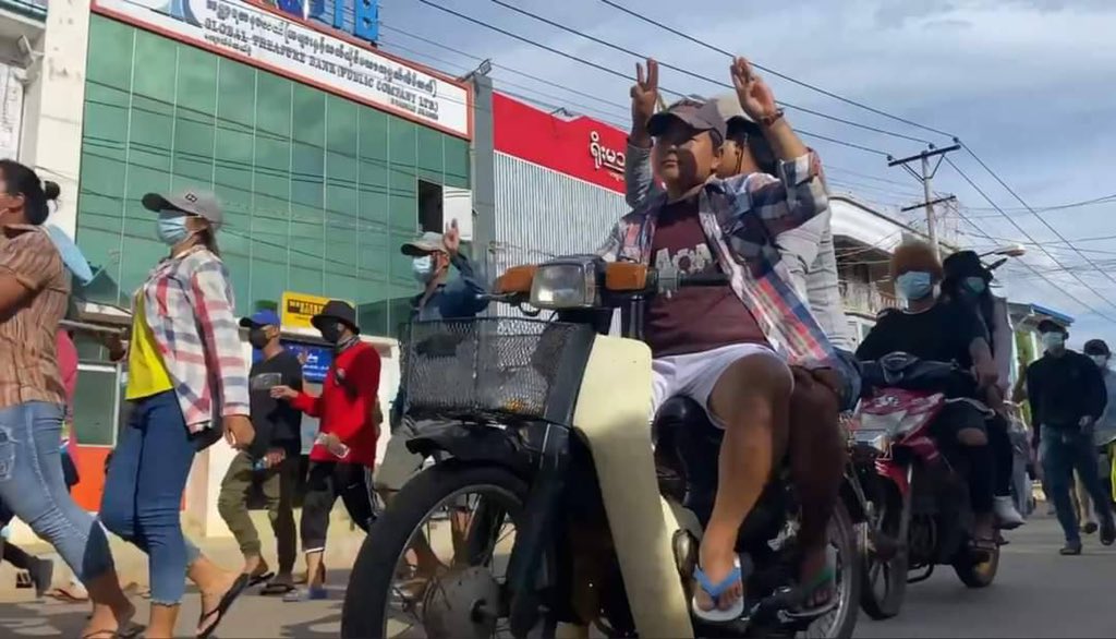 Lay2_474's tweet photo. On the afternoon of May25, a pro-democracy march took place in #Kyaukme. #May25Coup  #DeclineSACEdu  #WhatsHappeningInMyanmar https://t.co/hemvU1ak7w