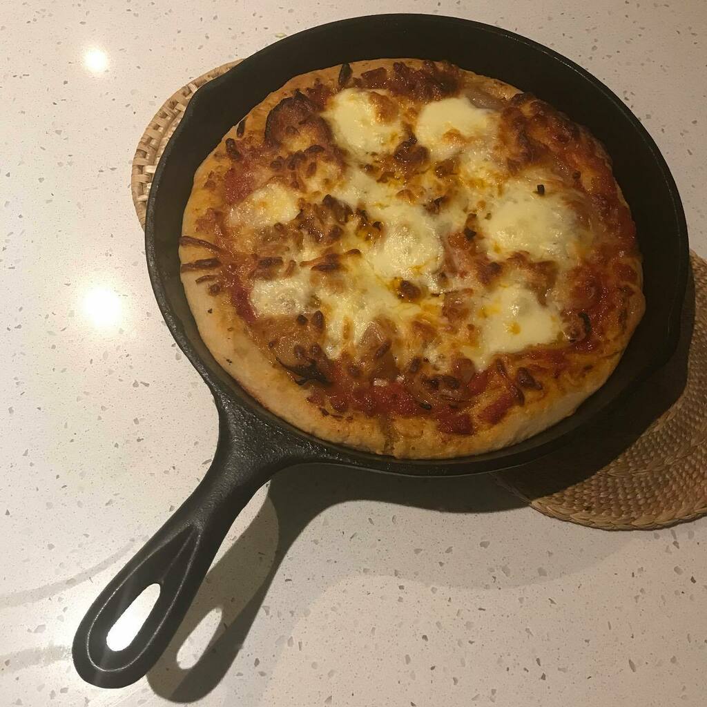 tractorfeed's tweet photo. Day 6: Pizzaaaaa! 🍕 There’s a reason I lugged this heirloom #lodgecastiron pan back from the US in my carryon and that reason is #shitfoodphotography https://t.co/eAYm2RYKSO https://t.co/R944jAxweS