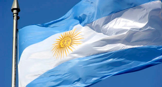 LauraIris72's tweet photo. "Cuando la Patria está en peligro todo está permitido, excepto no defenderla" https://t.co/9BTdRClVV4