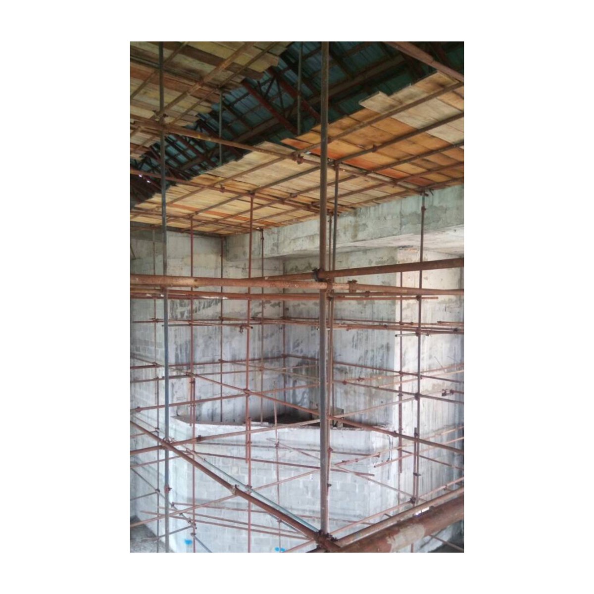 civillinksng's tweet photo. Setting of scaffolding to access the roof a church in ajah... we are one call away from you. visit us today https://t.co/JTq9q9ODue today https://t.co/BBC9uZjqdc