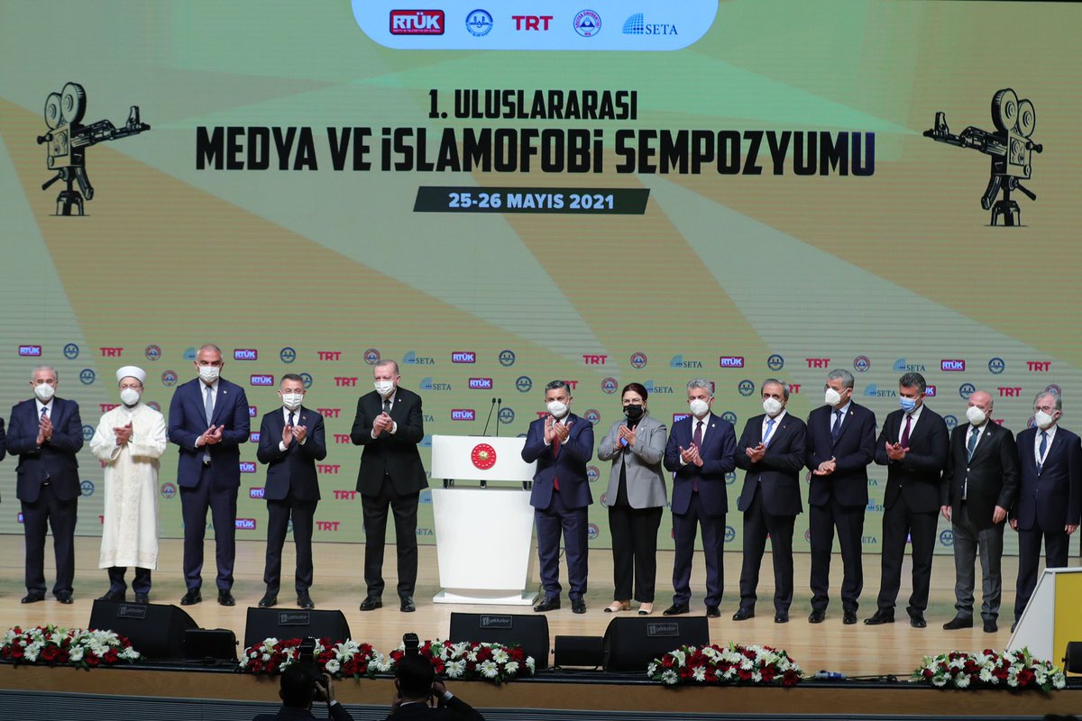 "Dünyanın pek çok yerinde İslam düşmanlığı hastalığı, tıpkı kanser hücresi gibi hızla yayılmaktadır" tccb.gov.tr/haberler/410/1…