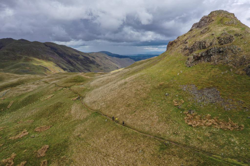 RunUltra_UK's tweet photo. Damian Hall @Ultra_Damo at Angle Tarn around 14:00
@inov_8 #getagrip
@petzl
@opentracking
@endurancecreat1
#DamoC2C #Tea2Tea #inov8 #GrapheneGrip https://t.co/DJqJ9hffVc