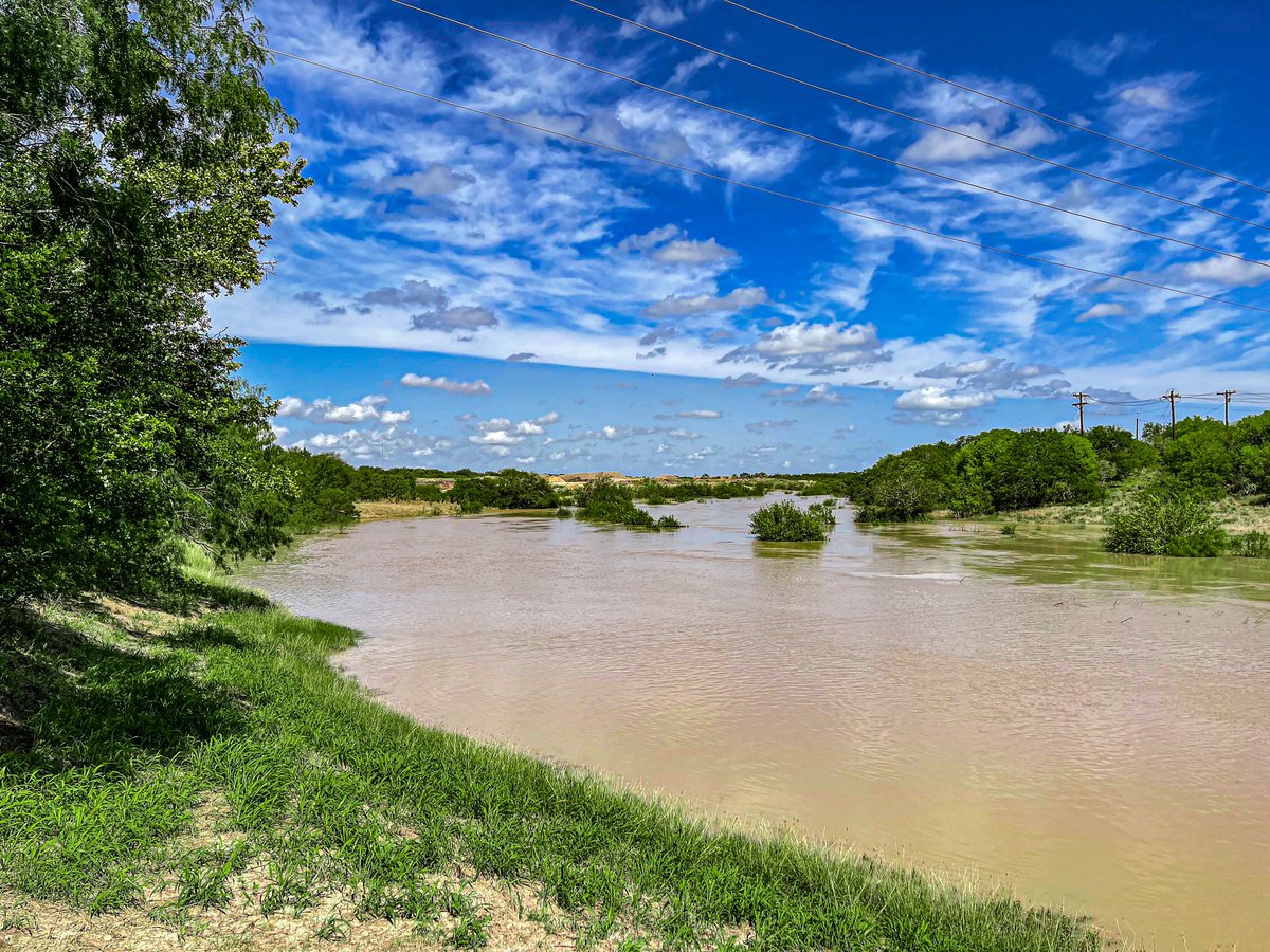 We wanted to share some photos of the beautiful Arroyo Colorado River that runs through Mesquite Ranch. This amazing location allows us to offer some amazing fishing spots to our clients as part of their therapeutic rehabilitation.
#southtexas  #addictionrecovery #fishing