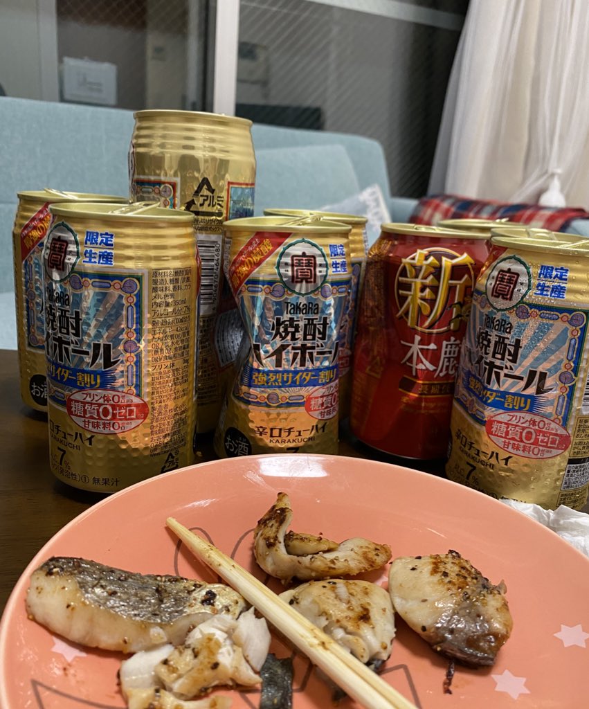 123tter_'s tweet photo. 明日仕事だからこそ飲むのでは？ https://t.co/P7JXQMSBcF