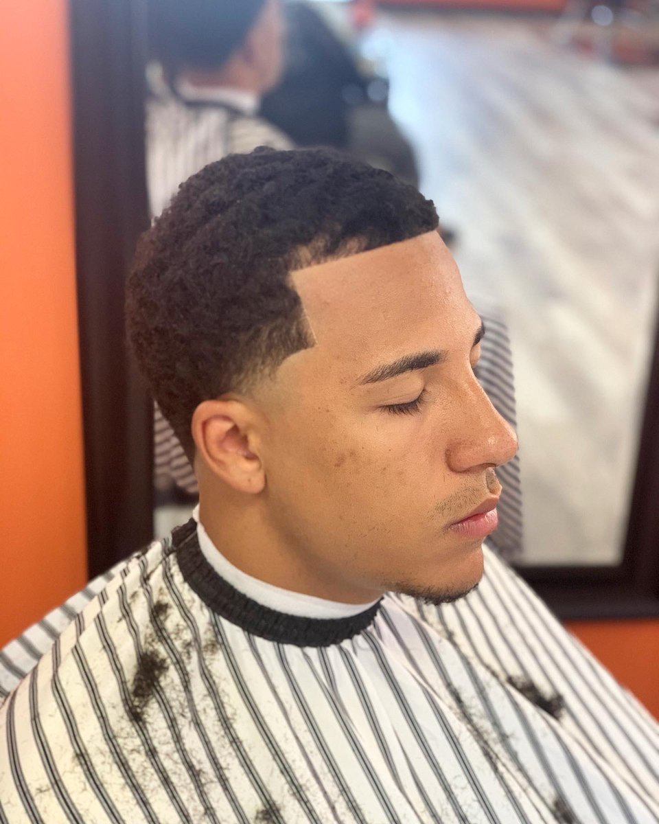 trapkutz's tweet photo. Anyone Looking For A Barber In Houston Today.
Iโll Be At Ultimate Grooming Lounge from 12-5pm
3870 S Gessner Road.
#HoustonBarber #HTXBarber #Houston #Texas https://t.co/9asYHSyum9
