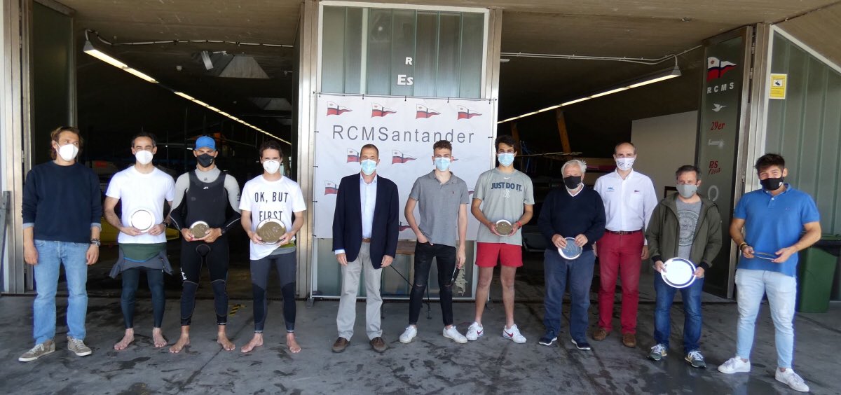 🏆 Guillermo González en Waszp y Enrique García de Soto y Roberto Liaño en Snipe ganadores del Campeonato de Cantabria organizado por el RCMS y la FCV ⛵️