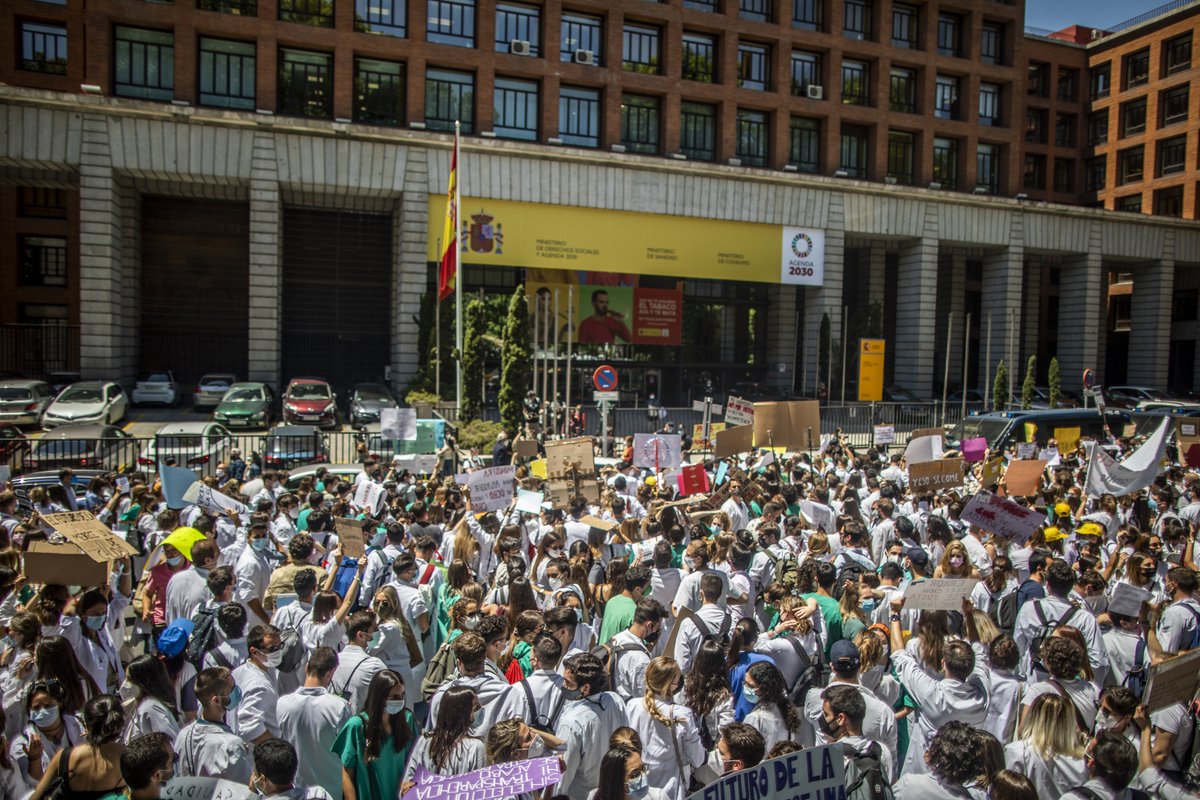 BrunoThevenin's tweet photo. Manifestación en rechazo al sistema de elección de plazas de Formación Especializada en Madrid #25MSanitario

25 de mayo 2021

Fotos: Bruno Thevenin https://t.co/9KNEw6zXZn