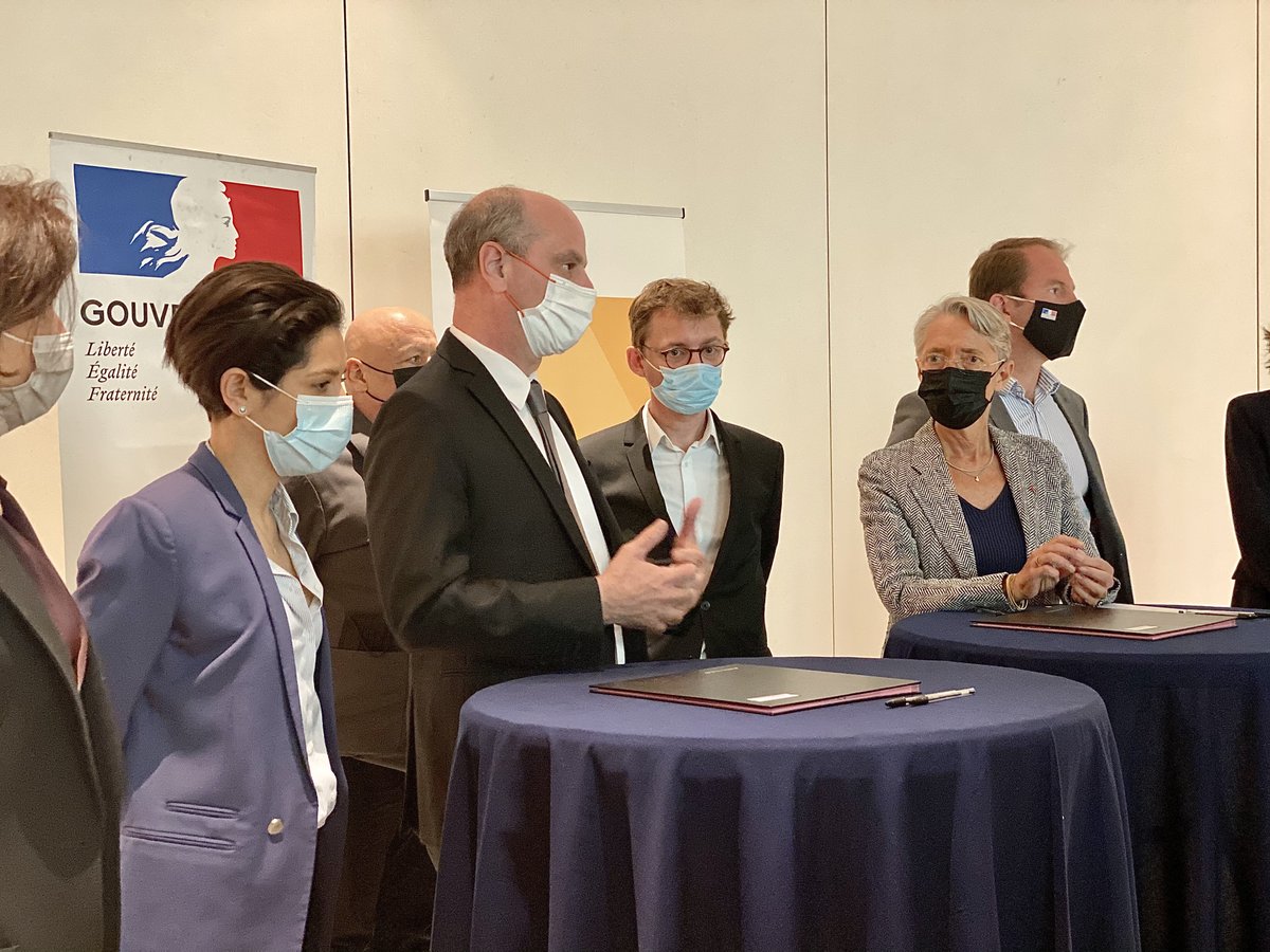 Le Philanthro-Lab (@lephilanthrolab) on Twitter photo Heureux d’avoir reçu le Comité mentorat qui vise à accompagner 100000 jeunes en 2021.
L’occasion pour <a href="/jmblanquer/">Jean-Michel Blanquer</a>, <a href="/Elisabeth_Borne/">Élisabeth BORNE</a>, <a href="/sarahelhairy/">Sarah EL HAÏRY</a> et <a href="/ThibautGuilluy/">Thibaut Guilluy</a> de découvrir nos résidents et nos actions au service de l’intérêt général.
#1jeune1solution #DonnerRendMeilleur Heureux d’avoir reçu le Comité mentorat qui vise à accompagner 100000 jeunes en 2021.
L’occasion pour <a href="/jmblanquer/">Jean-Michel Blanquer</a>, <a href="/Elisabeth_Borne/">Élisabeth BORNE</a>, <a href="/sarahelhairy/">Sarah EL HAÏRY</a> et <a href="/ThibautGuilluy/">Thibaut Guilluy</a> de découvrir nos résidents et nos actions au service de l’intérêt général.
#1jeune1solution #DonnerRendMeilleur