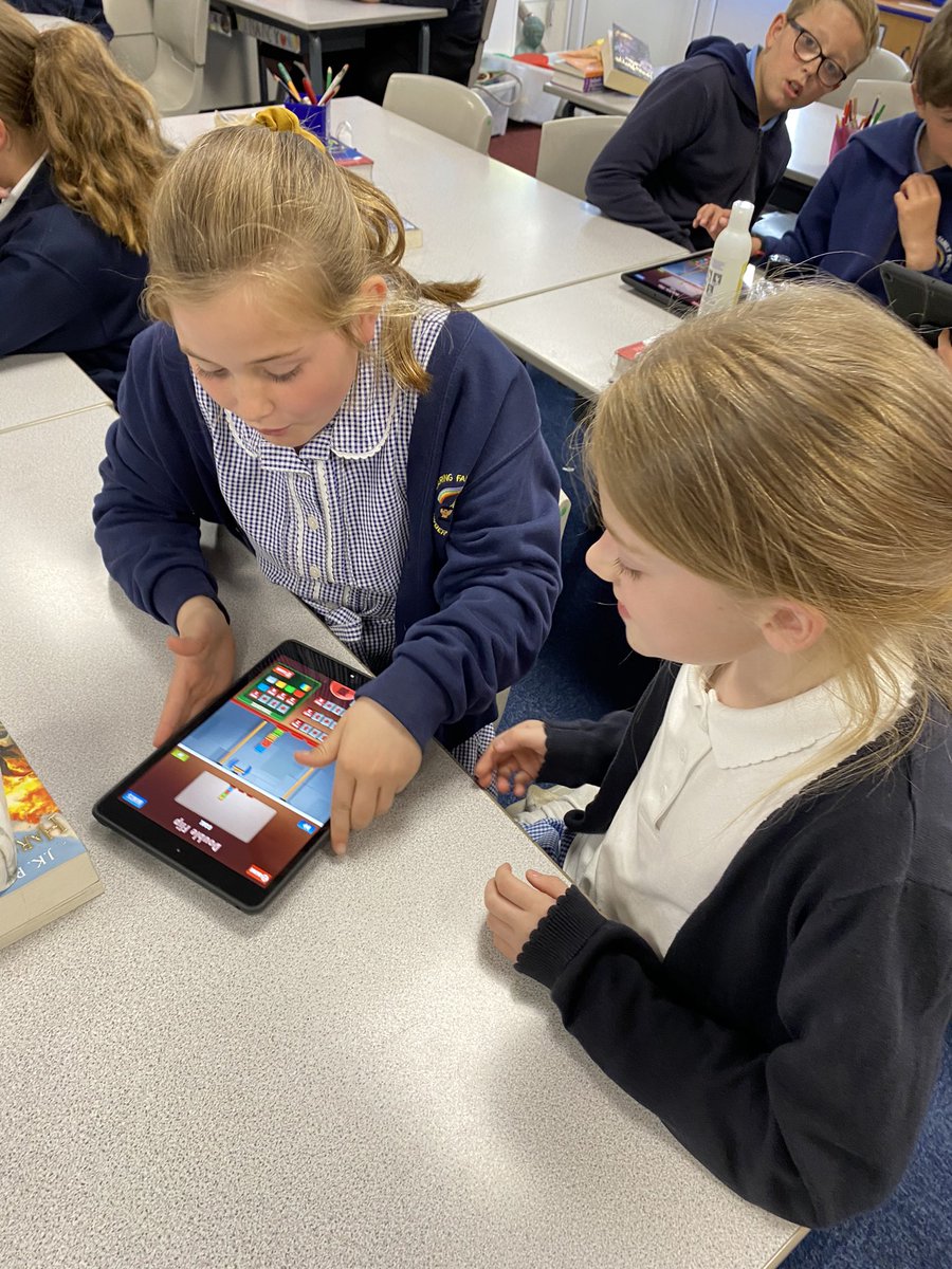 GawberSchool's tweet image. We are using #CargoBot this afternoon! #GawberICT