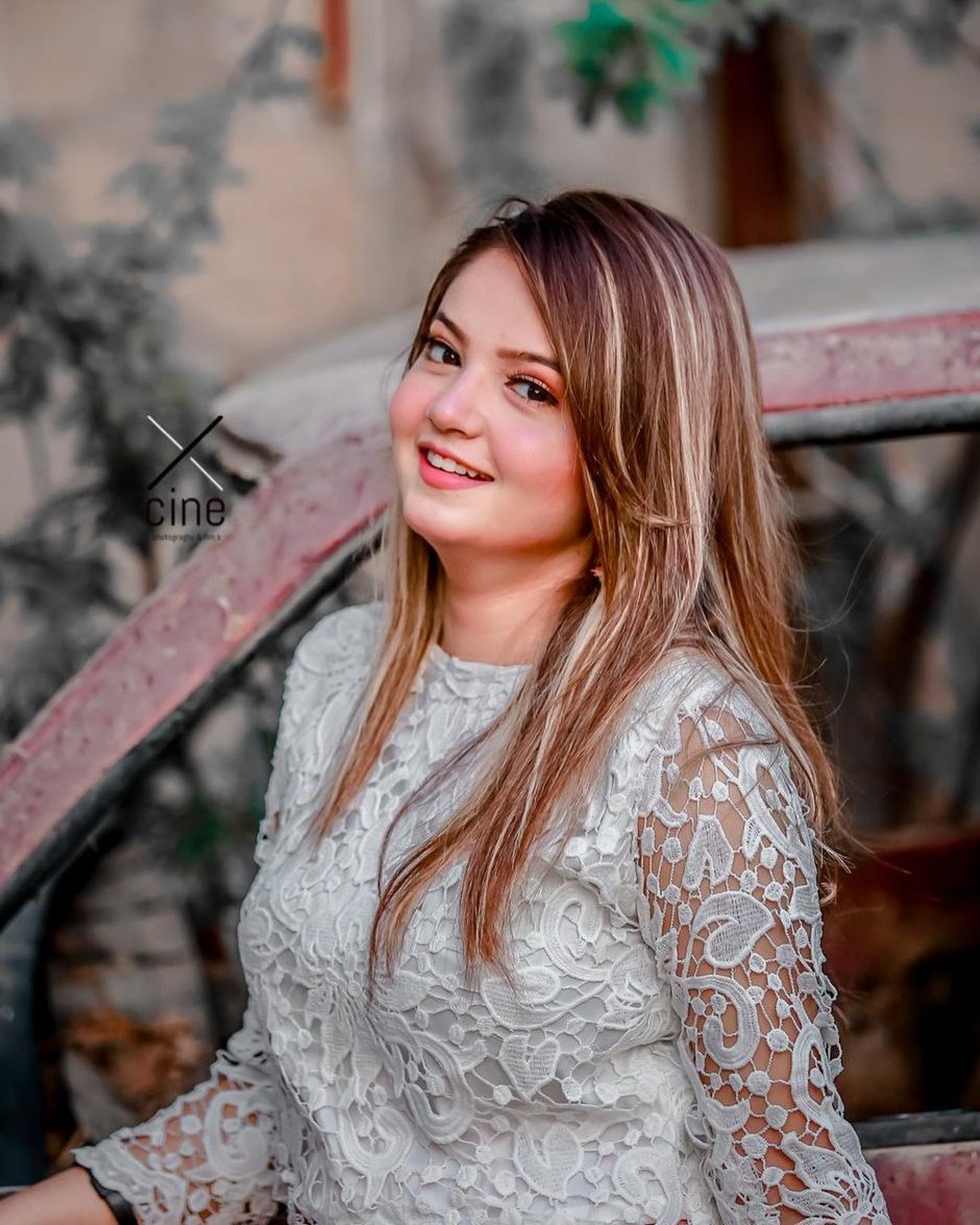 Showbiz News on X Do you know Famous tik tok star HafsaKhan in the daughter of Pakistan s famous comedian KashifKhan https t 12NOu9wBGn X