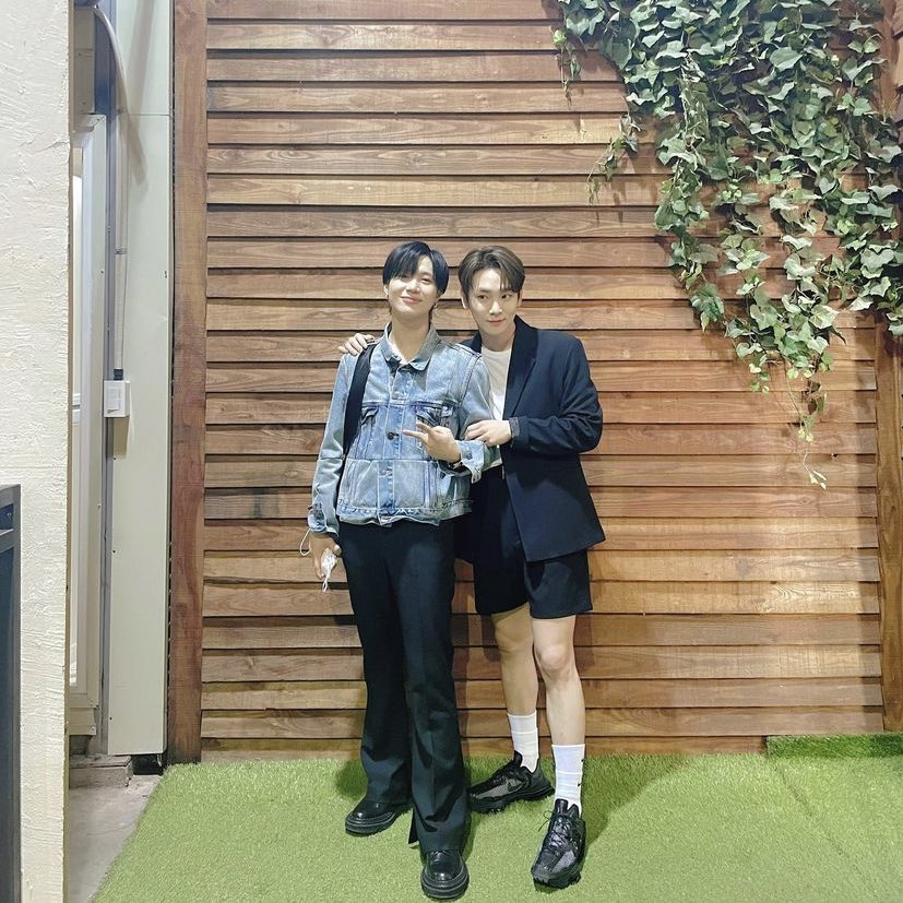 iheartshinee_'s tweet photo. 210525 Kibum Instagram Update with Taemin ❤️

“Hyung really cherish and love you a lot. Whether you are working a lot or little, you must be happy and not fall sick!” 

—
https://t.co/4eVXrq4diG
#SHINee #KEY #TAEMIN @SHINee https://t.co/Sv7Ab4OMr2