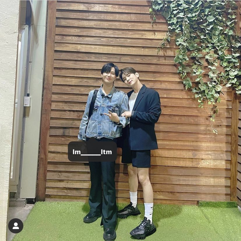 iheartshinee_'s tweet photo. 210525 Kibum Instagram Update with Taemin ❤️

“Hyung really cherish and love you a lot. Whether you are working a lot or little, you must be happy and not fall sick!” 

—
https://t.co/4eVXrq4diG
#SHINee #KEY #TAEMIN @SHINee https://t.co/Sv7Ab4OMr2