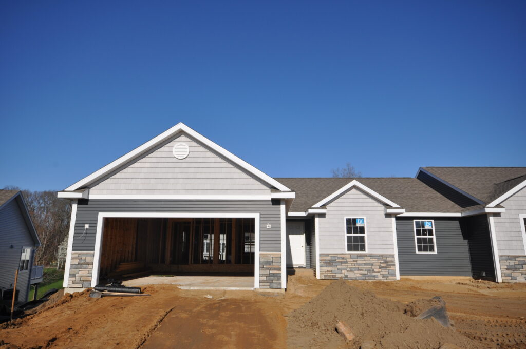 Newly Listed! Call 269-345-3859 to set up a showing!  

bit.ly/2RBYl8V?utm_so…