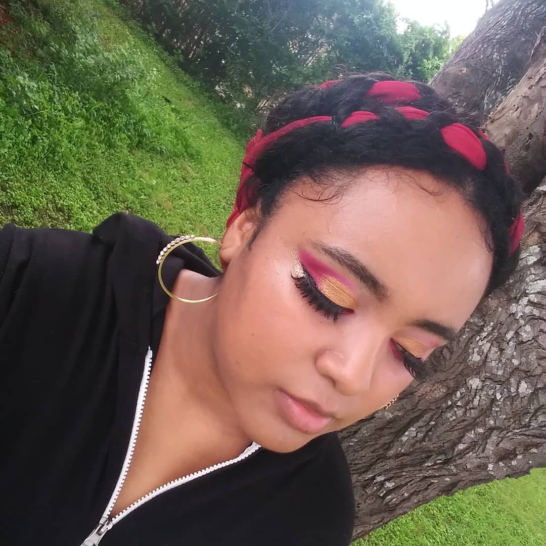 mselektraa's tweet photo. Recent makeup look. New look coming today any ideas? #makeupartist #makeupchallenges #twitchstreamer #makeupartistcommunity https://t.co/g1cTBjCnJo