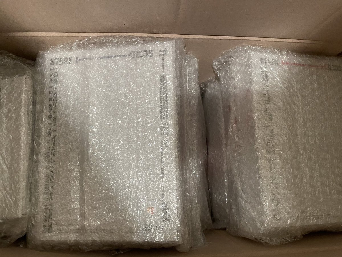pxxj_'s tweet photo. すみません…届いたもの全てGO生でした。IN生のCDが16個足りない状況です。IN生につきまして、再度Mwaveに問い合わせ提出致しました。GO生の方は明日中に2次入金案内出します🙏🏻 https://t.co/Ob2Qy44PrF