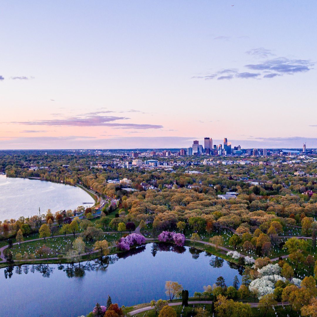 skyline_specs's tweet photo. Sunset slowdown after a day of exploring just hits different 😎

📸@ogeevisuals
#mn #minnesota https://t.co/eYDBlYMCbi