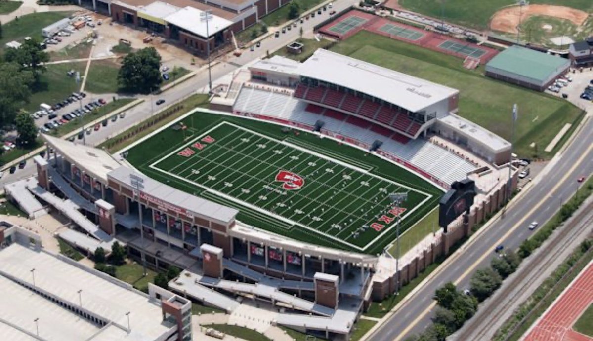YooAp_'s tweet photo. #AG2G Blessed to receive an offer from Western Kentucky University!!🔴⚪️ #hilltoppers @Locklyn33 @WKURecruiting @CoachCreasy_OHS @OHSPatsFootball https://t.co/EJkFLtHYSD