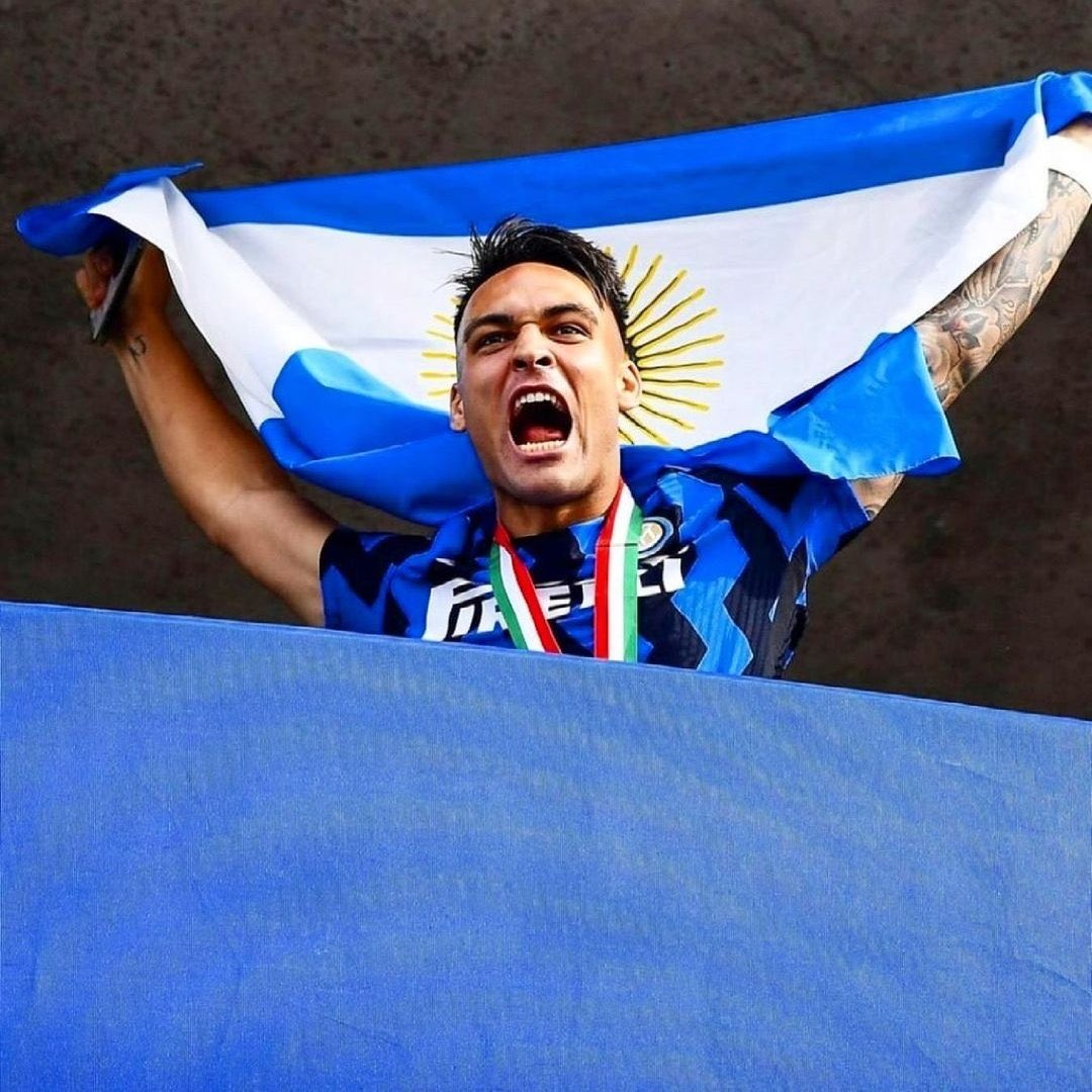 MUSEORC1903's tweet photo. #LAUTARO 🇦🇷🤩🐂🙅🏻♂️ #champion @Inter #calccio 🇮🇹🏆@MUSEORC1903 👕⚽️ https://t.co/ZOdpIo2vaV