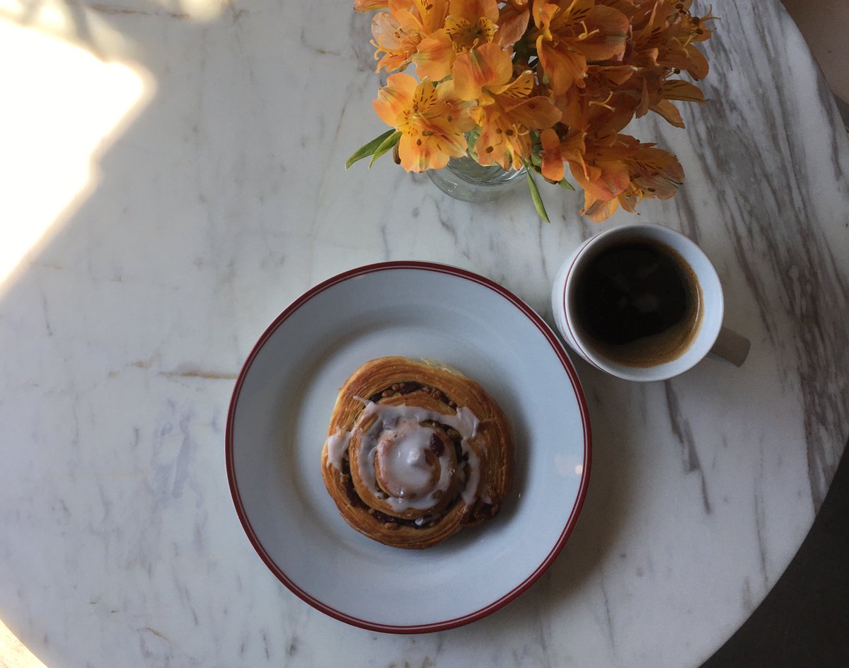 HacklPanaderos's tweet photo. Muy buenos días ! Un delicioso rol y café americano te esperan, nos vemos en un ratito. #HacklZavaleta #HacklLapaz #HackSonata #Hackl43pte https://t.co/Q2zBWihrOt