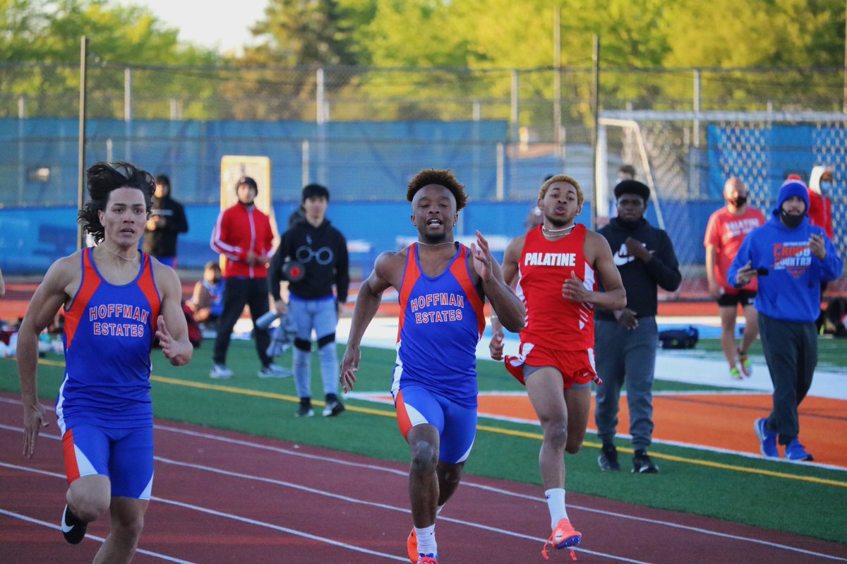 HEHSBoysXC_TF's tweet photo. Other great performances were from Kyle Frymire (53.9 in the 400m), Jaelyn Williams with an all-time PR of 23.6 in the 200m, and the 4x800 running 8:40.2 yesterday! 🔥🔥🔥 https://t.co/1kaVsMXwG2