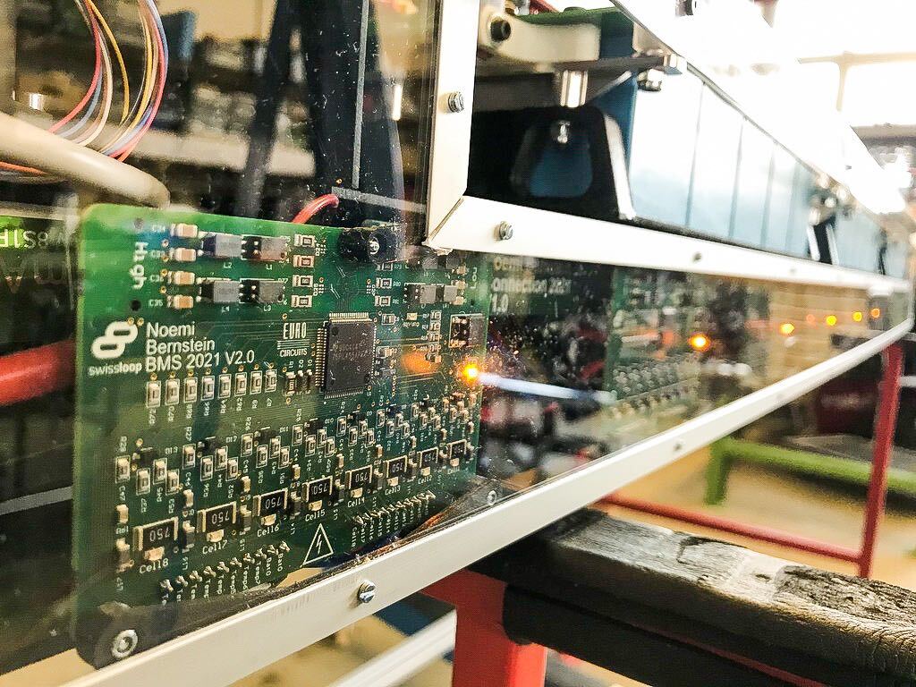 swissloop's tweet image. Welcome back to Technical Tuesday!

This week’s focus: The Battery Pack!

Responsible for the battery this year: Noemi Bernstein

#Swissloop #Hyperloop #Technology #Engineering #Innovation #Research #ThankYou #ETH #Team #Teamwork