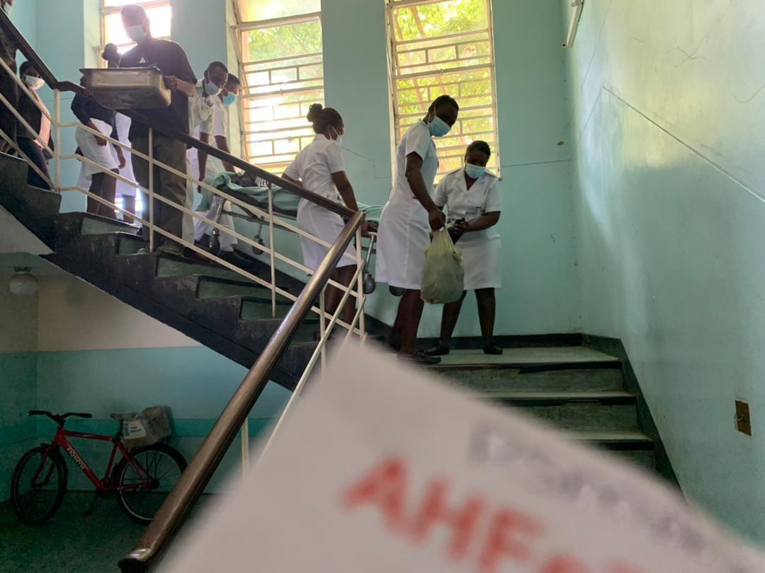daddyhope's tweet photo. Doctors and nurses at Mpilo Hospital in Bulawayo are having to carry sick patients or the dead using stair cases, because elevators are not working!

This is why we are saying building multimillion dollar statues when hospitals are not working is illogical!

#RegisterToVoteZW NOW https://t.co/0HEsVTNdOl