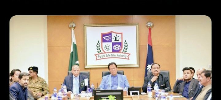 SyedAsadgilla18's tweet photo. اگر حالات ایسے ہی آگے بڑھتے رہے اور سیف سٹی لاہور کے ملازمین کو ان کے حقوق نا دیے گئے تو یہ پولیس کا بہترین ادارہ تباہ ہالی کا شکار ہو جائے گا.. جیسے ماضی میں باقی اداروں کے ساتھ ہوا
#SafeCityLahore
#SafeCityDemands 
#SafeCityEmployees https://t.co/zAn76iCINo