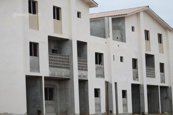 zapping_ci's tweet photo. #cotedivoire: « Les Résidences Concorde » dans la commune d'Abobo livrées
Il s’agit d’une vingtaine de maisons construites par la Sicogi
#Afrique #CIV225 #ivoirien #CIV225 #Gouvernementdecotedivoire #SICOGI #developpement https://t.co/yQBrmqqwXs