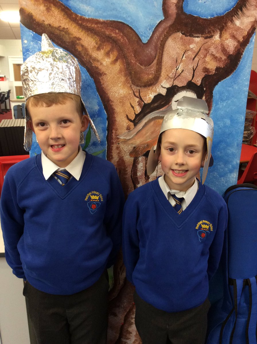 Parkfield's tweet photo. #y3 celebrated their learning logs this morning. #learninglogs https://t.co/pH5u5bZjIb
