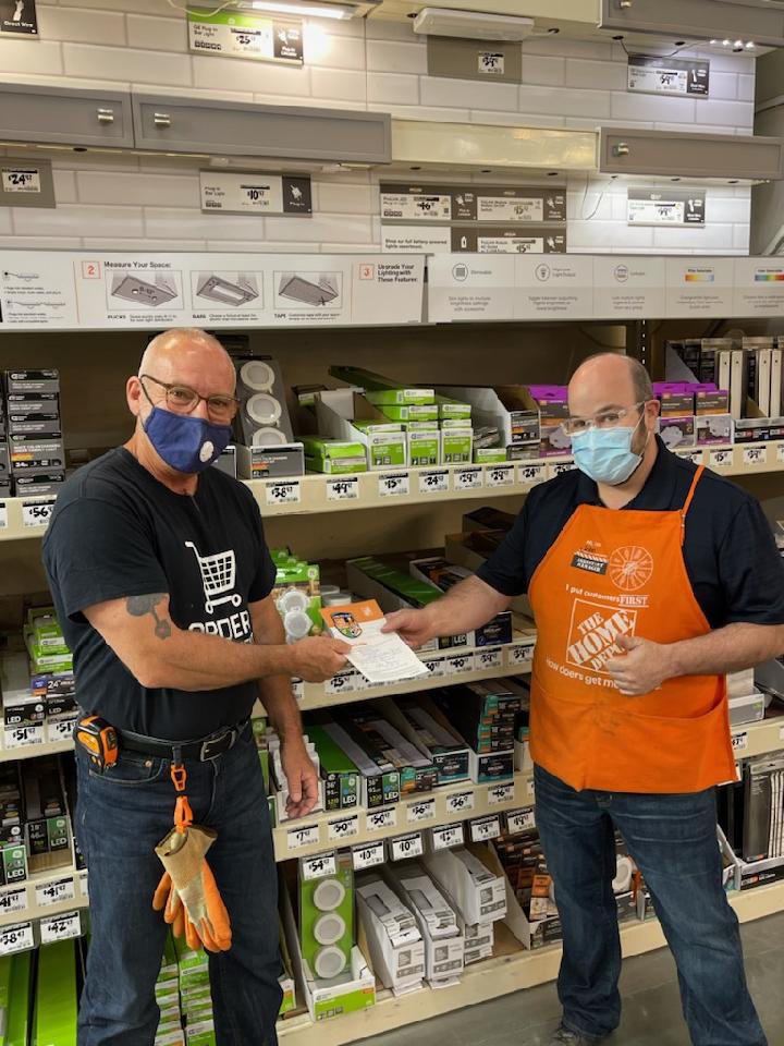 cquigley609's tweet photo. John taking a moment  to recognize Dave for excellent customer service!!! #firsthomeraward #homerawards @ASMrich @mellofromjersey @wilkie_cindy @mccormick138 https://t.co/KLPQgOsjhg
