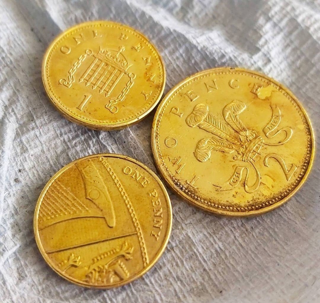 Sci_BHS's tweet image. "Gold"
Always believe in your soul!

S2s looking at alloys in our metals section with the infamous gold coin practical.