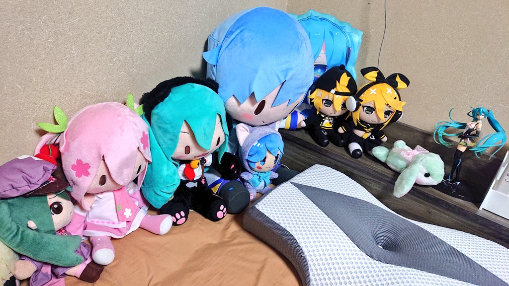 闇蛇 ぬいぐるみいっぱいの枕元 T Co T5zkbodq0z Twitter