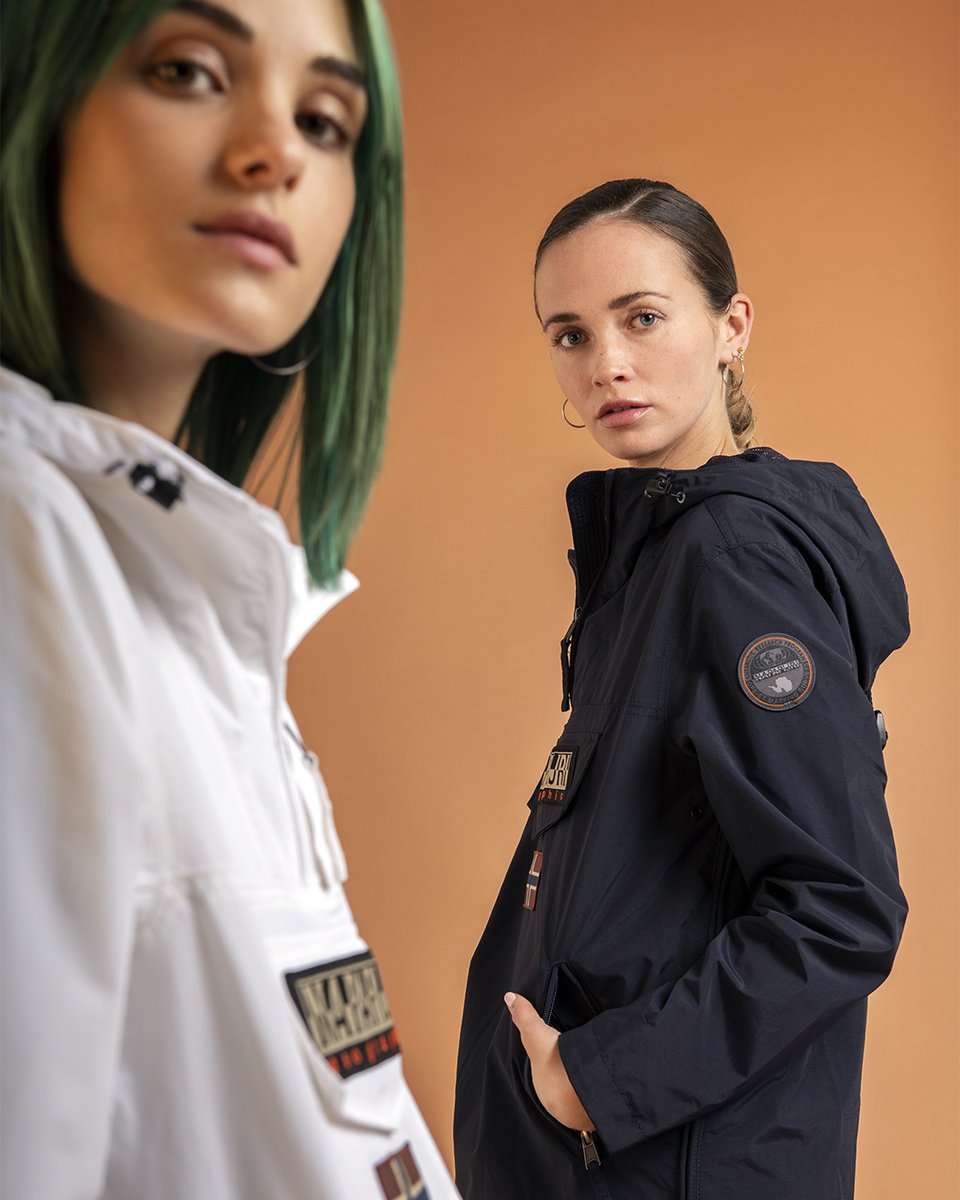 Napapijri's tweet photo. Colourful, creative, contemporary: a must-have companion for cooler summer nights.
Head to https://t.co/gwuhoUvQos to find SS21's Rainforest Jacket.
.
#Napapijri #RainforestJacket #SS21 #NapapijriIcons https://t.co/cjSS5ElKzx